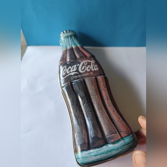 Vintage Coke Bottle Shaped Metal Tin Collectable Gift Box 1996 - Picture 5 of 11